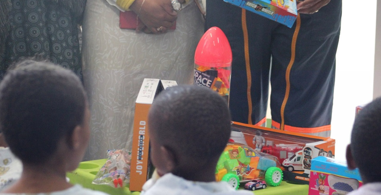 Royal Family brings joy to hospitalised children! 